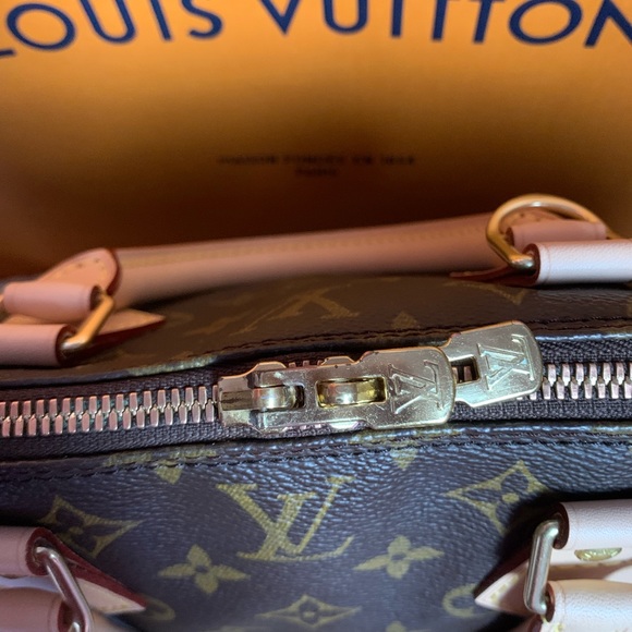 Authentic Louis Vuitton Alma PM - Picture 6 of 13